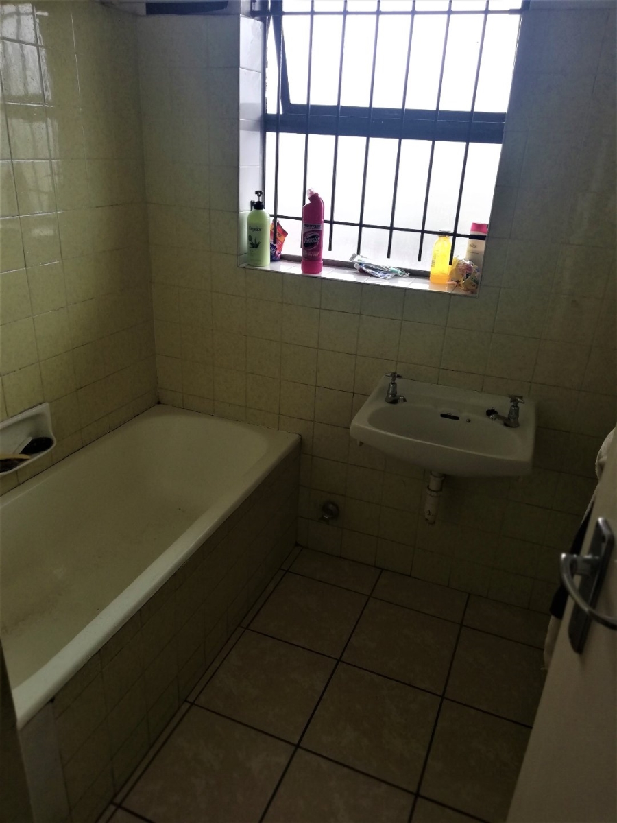 1 Bedroom Property for Sale in Churchill Estate Western Cape